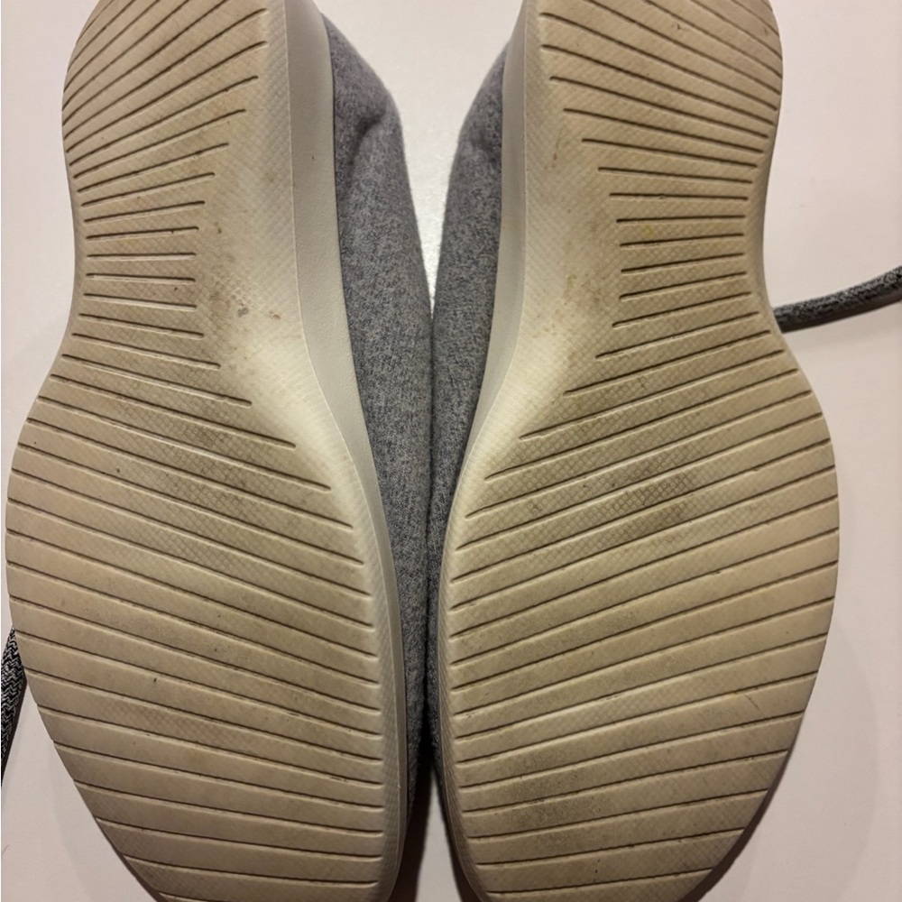 Allbirds Sneakers in Gray with Red - Picture 2 of 8